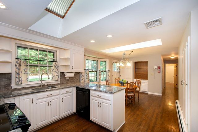 32 Hawthorne, Hanover, MA 02339