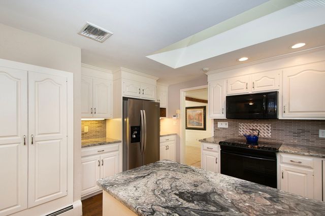 32 Hawthorne, Hanover, MA 02339