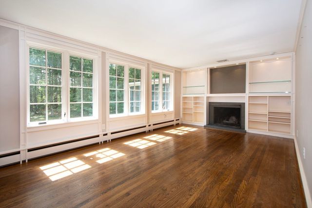 32 Hawthorne, Hanover, MA 02339