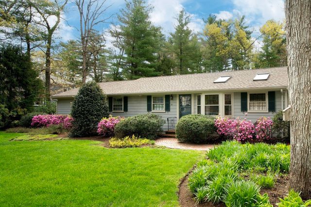 32 Hawthorne, Hanover, MA 02339