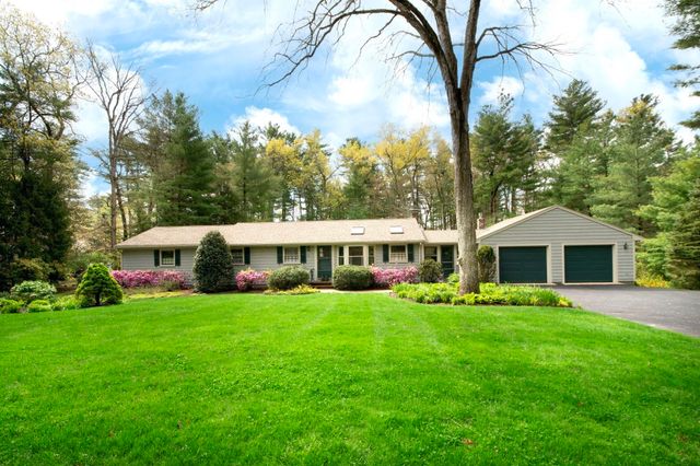 32 Hawthorne, Hanover, MA 02339