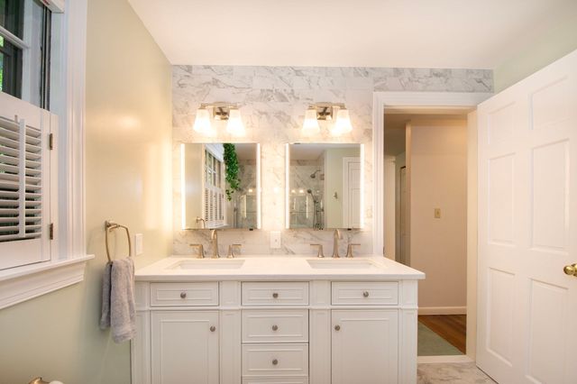 32 Hawthorne, Hanover, MA 02339