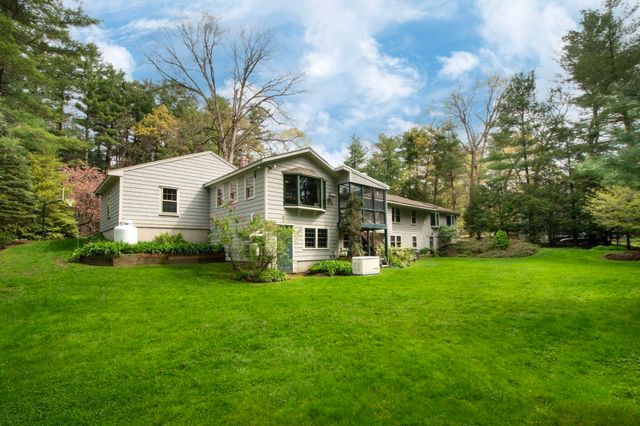 32 Hawthorne, Hanover, MA 02339