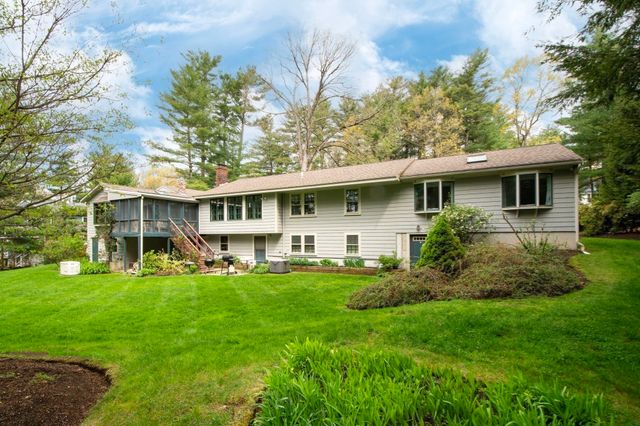 32 Hawthorne, Hanover, MA 02339