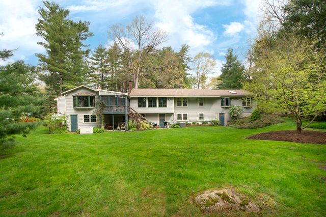 32 Hawthorne, Hanover, MA 02339