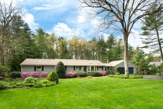32 Hawthorne, Hanover, MA 02339
