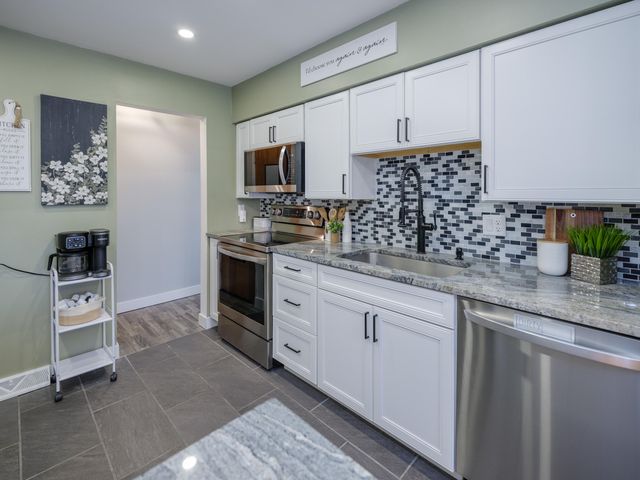 8123 Edmonds Street, Portage City, MI 49024