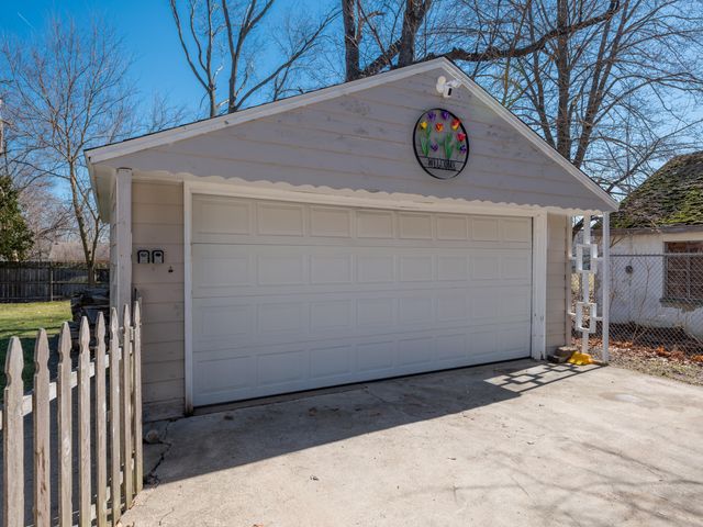 8123 Edmonds Street, Portage City, MI 49024