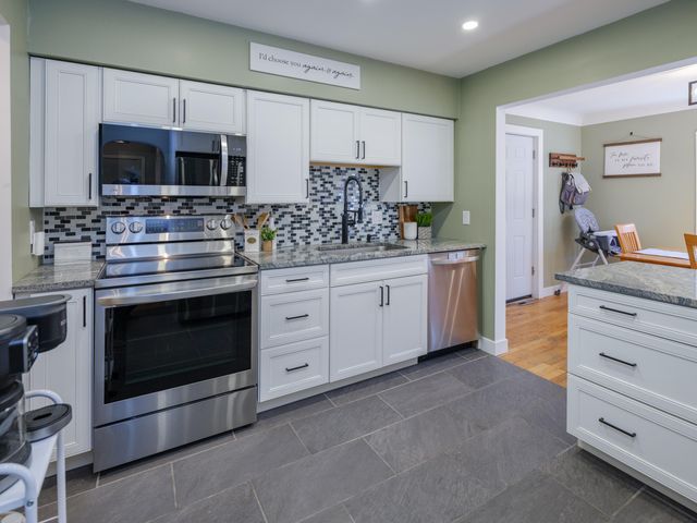 8123 Edmonds Street, Portage City, MI 49024