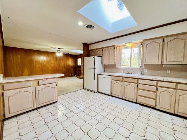 8715 Labron Avenue, Dallas, TX 75209