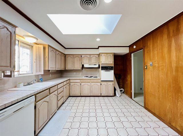 8715 Labron Avenue, Dallas, TX 75209