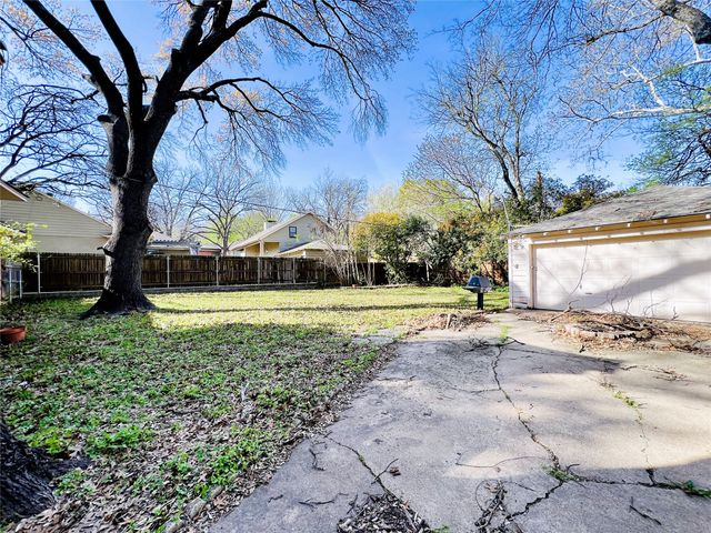 8715 Labron Avenue, Dallas, TX 75209