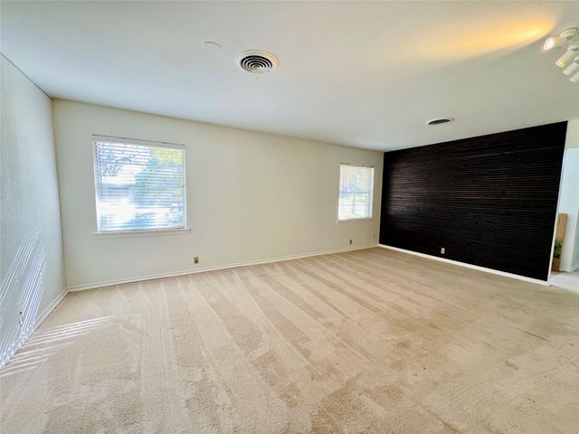 8715 Labron Avenue, Dallas, TX 75209