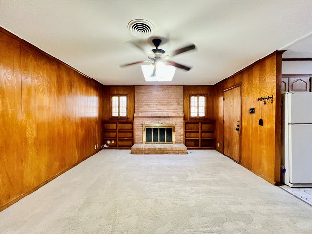 8715 Labron Avenue, Dallas, TX 75209