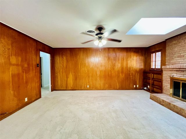 8715 Labron Avenue, Dallas, TX 75209