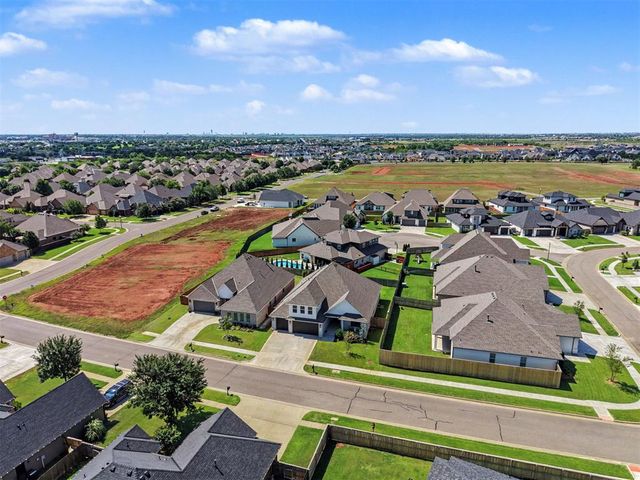6208 NW 154th Terrace, Edmond, OK 73013