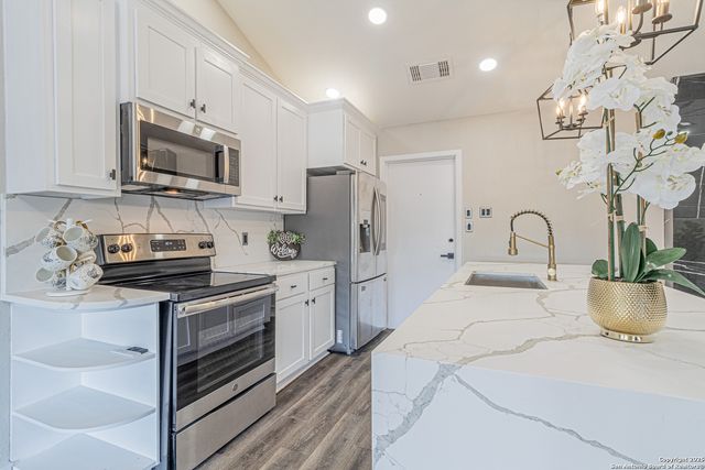 5714 Green Manor St, San Antonio, TX 78223