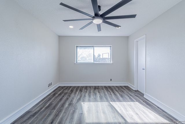 5714 Green Manor St, San Antonio, TX 78223