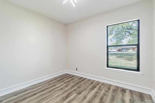 5714 Green Manor St, San Antonio, TX 78223