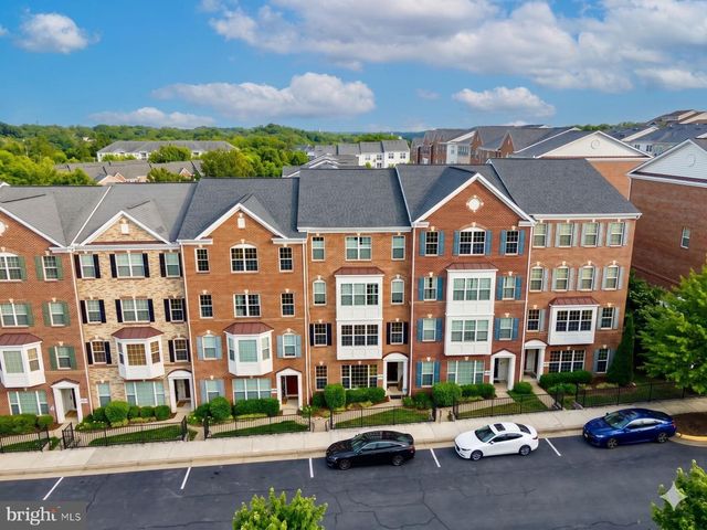 15330 KENSINGTON PARK DR, Woodbridge, VA 22191