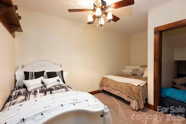 716 Peppervine Circle, Brevard, NC 28712