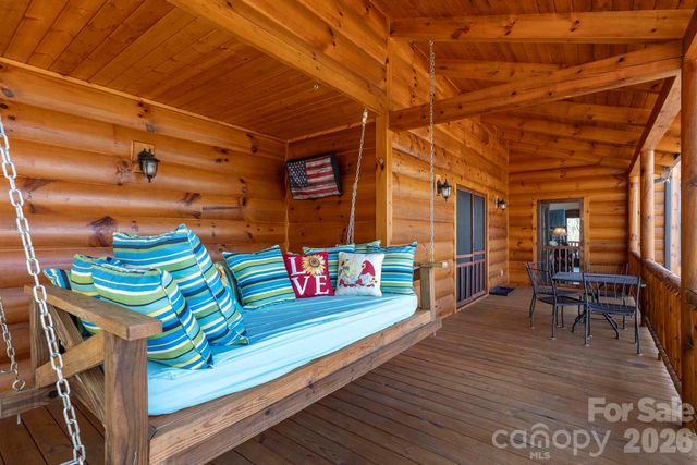716 Peppervine Circle, Brevard, NC 28712