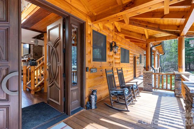 716 Peppervine Circle, Brevard, NC 28712
