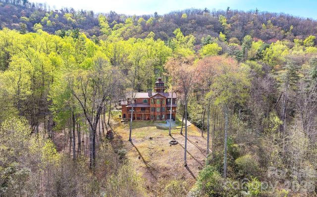 716 Peppervine Circle, Brevard, NC 28712