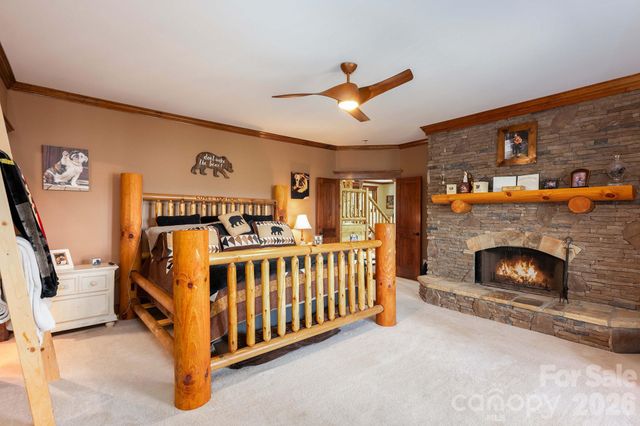 716 Peppervine Circle, Brevard, NC 28712
