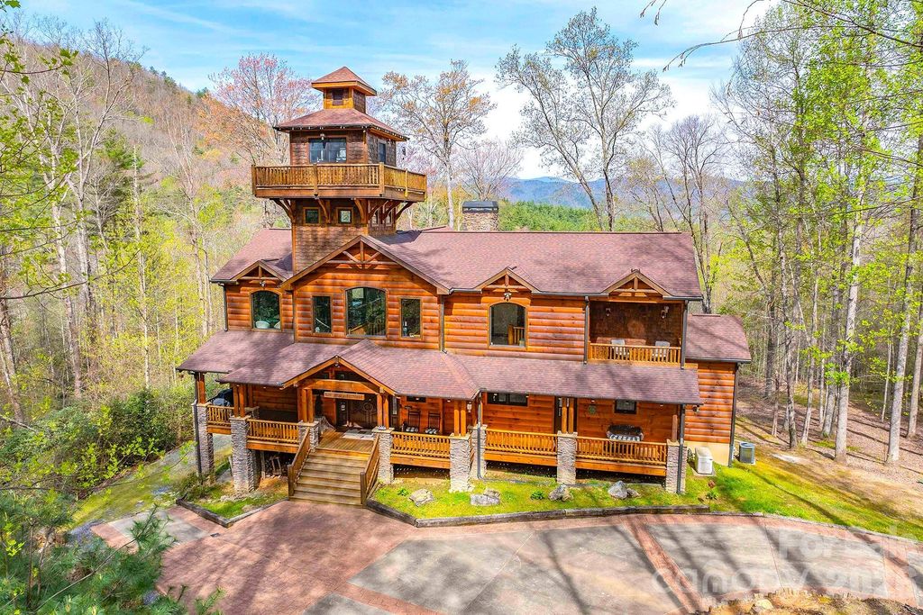 716 Peppervine Circle, Brevard, NC 28712