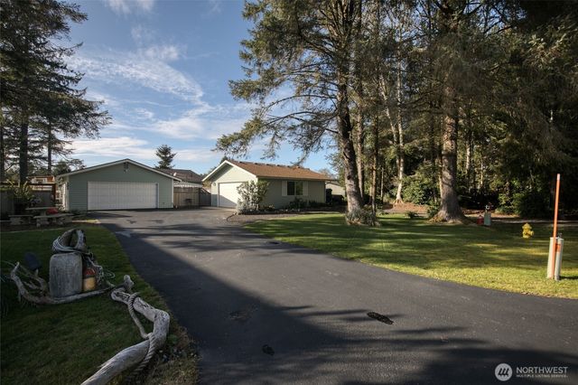 292 NE Pearsall Street, Ocean Shores, WA 98569