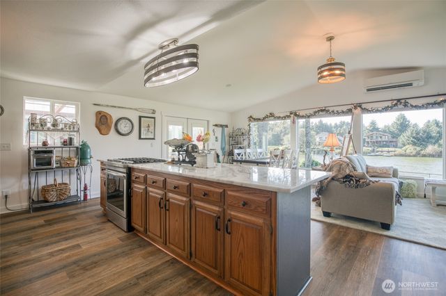 292 NE Pearsall Street, Ocean Shores, WA 98569