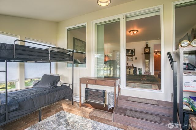 292 NE Pearsall Street, Ocean Shores, WA 98569