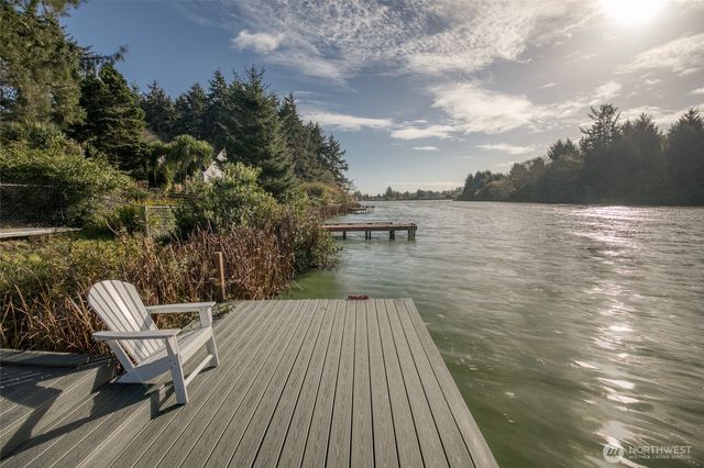 292 NE Pearsall Street, Ocean Shores, WA 98569