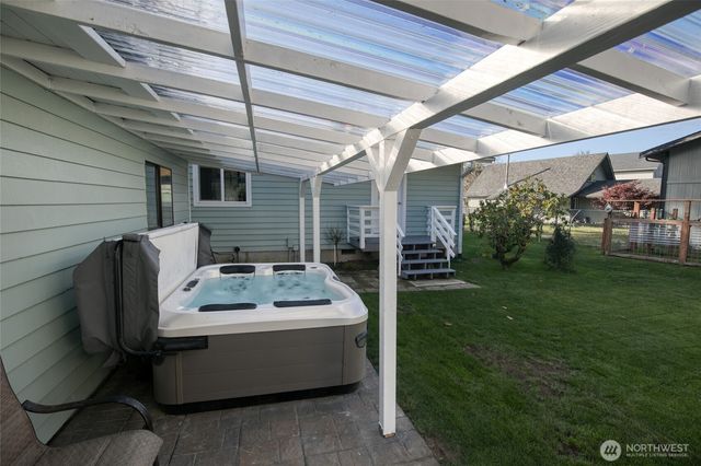 292 NE Pearsall Street, Ocean Shores, WA 98569