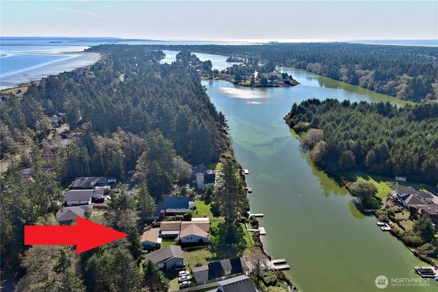 292 NE Pearsall Street, Ocean Shores, WA 98569