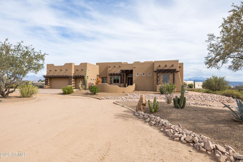 Image 13 of property listing at 29015 N 168th Street, Rio Verde, AZ 85263