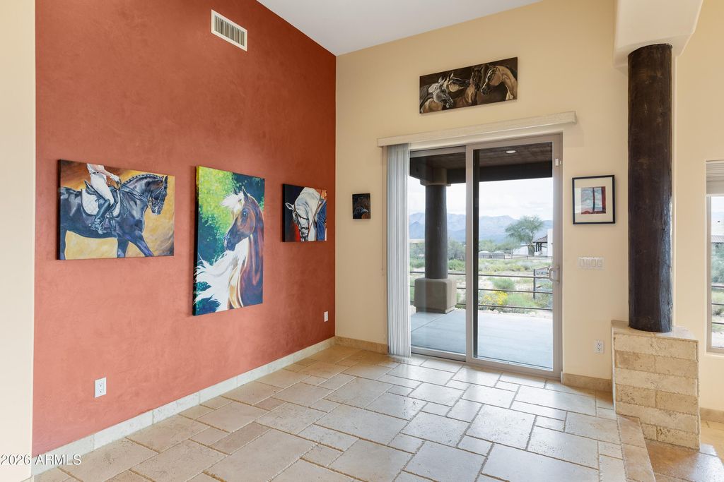 Image 6 of property listing at 29015 N 168th Street, Rio Verde, AZ 85263