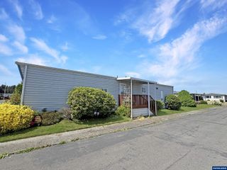 5422 Portland #8 Rd NE 8, Salem, OR 97305