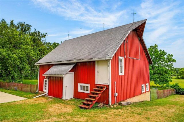 854 Highway 51, Stoughton, WI 53589