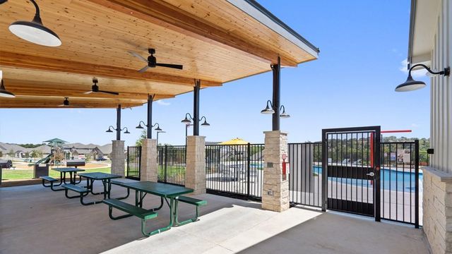 260 RIVERS EDGE DR, Georgetown, TX 78628