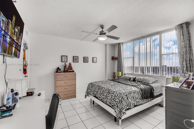 4001 Hillcrest Dr 812, Hollywood, FL 33021