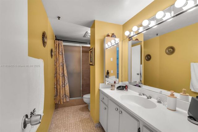 4001 Hillcrest Dr 812, Hollywood, FL 33021