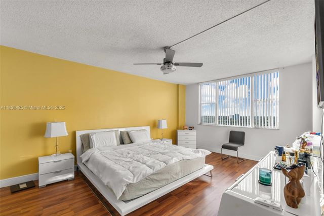 4001 Hillcrest Dr 812, Hollywood, FL 33021