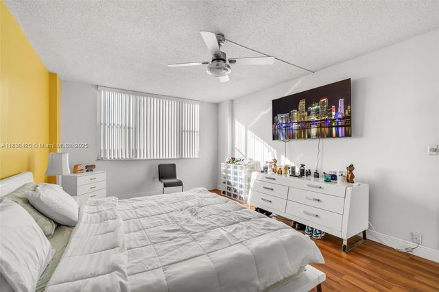 4001 Hillcrest Dr 812, Hollywood, FL 33021