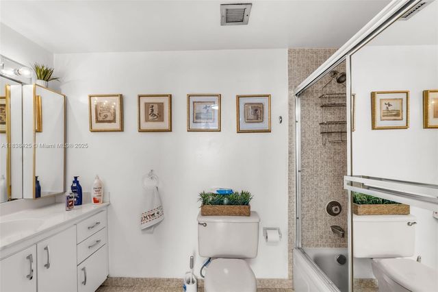 4001 Hillcrest Dr 812, Hollywood, FL 33021