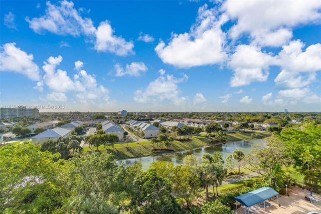 4001 Hillcrest Dr 812, Hollywood, FL 33021