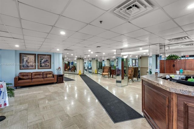 4001 Hillcrest Dr 812, Hollywood, FL 33021