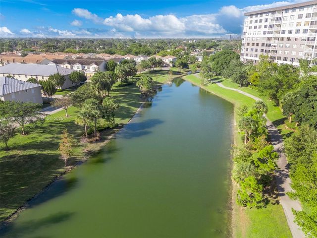 4001 Hillcrest Dr 812, Hollywood, FL 33021