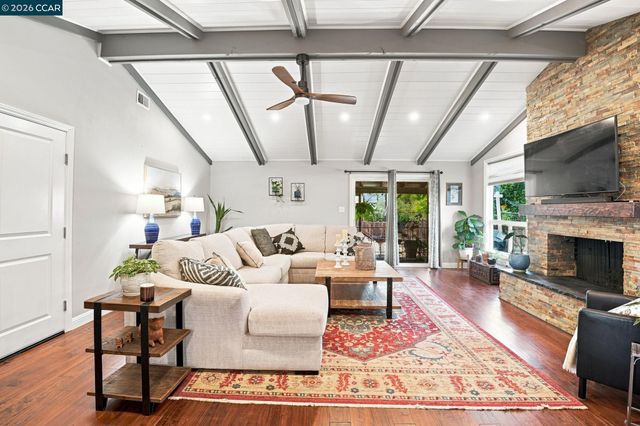 1445 Bassett Dr, Concord, CA 94521